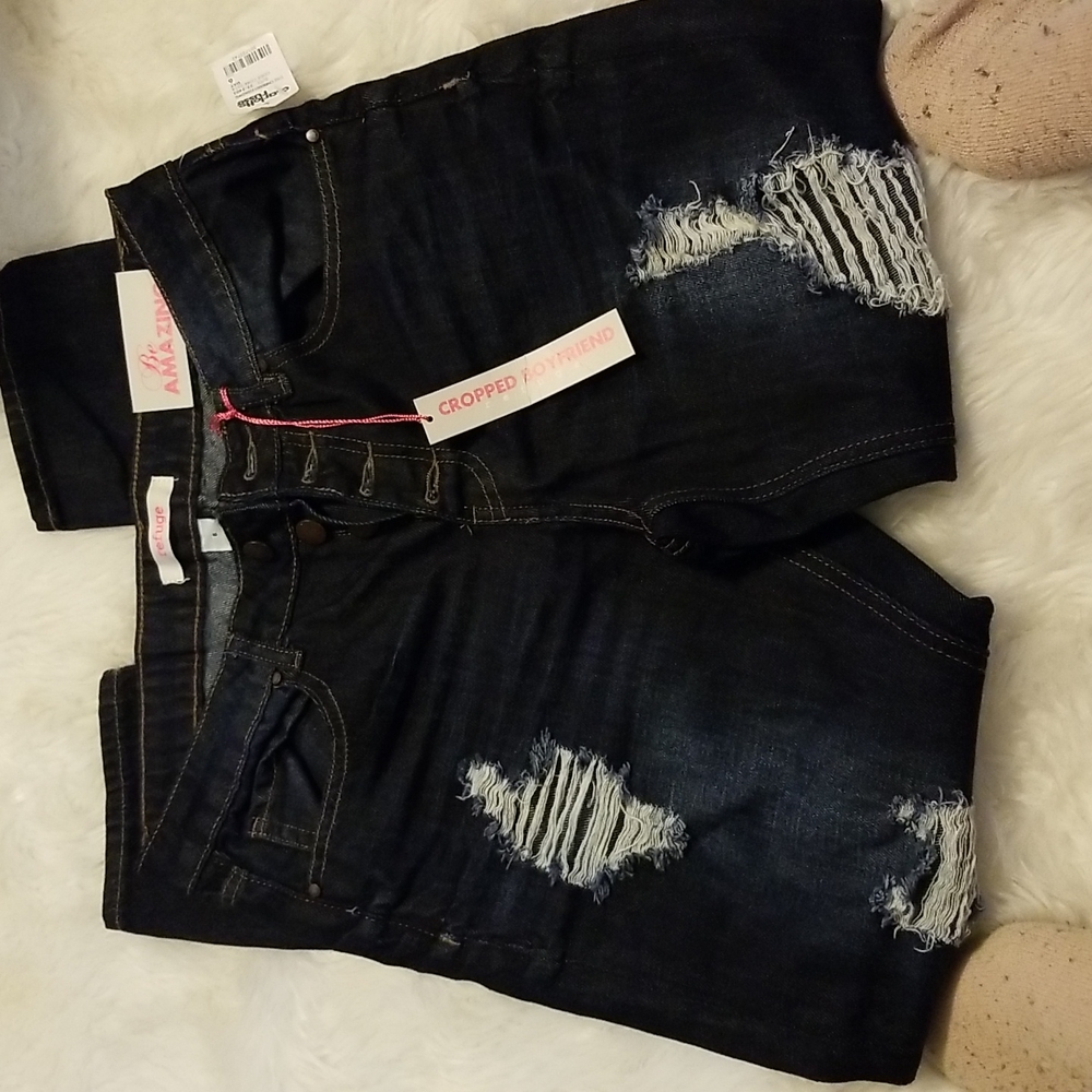 REFUGE Cropped Boyfriend Button Fly Jeans - Picture 4 of 15